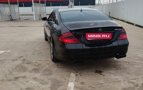 Mercedes-Benz CLS, 2005 год, 650 000 рублей, 2 фотография