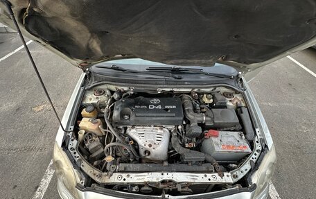 Toyota Avensis III рестайлинг, 2004 год, 534 000 рублей, 23 фотография