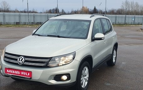 Volkswagen Tiguan I, 2015 год, 1 900 000 рублей, 2 фотография