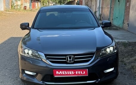 Honda Accord IX рестайлинг, 2013 год, 1 630 000 рублей, 1 фотография