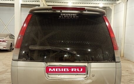 Toyota Noah III, 2001 год, 450 000 рублей, 2 фотография