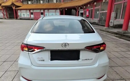 Toyota Corolla, 2022 год, 1 750 000 рублей, 3 фотография