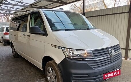 Volkswagen Caravelle T6 рестайлинг, 2021 год, 6 800 000 рублей, 2 фотография