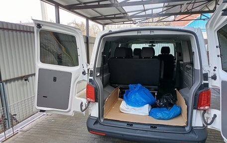 Volkswagen Caravelle T6 рестайлинг, 2021 год, 6 800 000 рублей, 30 фотография