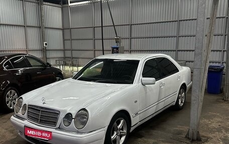 Mercedes-Benz E-Класс, 1996 год, 420 000 рублей, 6 фотография