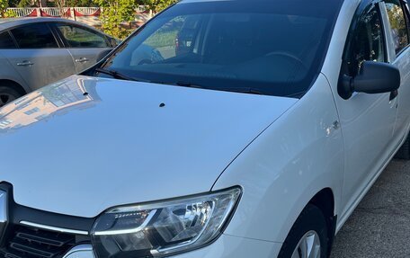 Renault Logan II, 2020 год, 780 000 рублей, 2 фотография