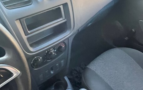 Renault Logan II, 2020 год, 780 000 рублей, 12 фотография