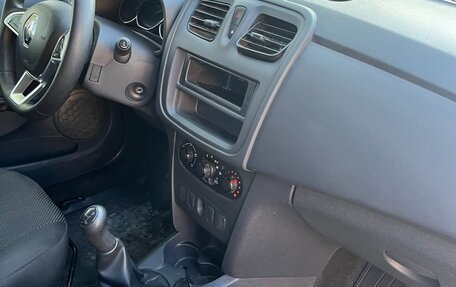 Renault Logan II, 2020 год, 780 000 рублей, 15 фотография