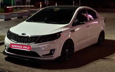 KIA Rio III рестайлинг, 2013 год, 1 000 000 рублей, 8 фотография