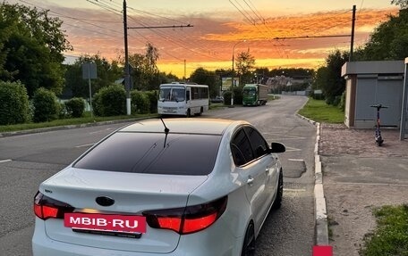 KIA Rio III рестайлинг, 2013 год, 1 000 000 рублей, 5 фотография