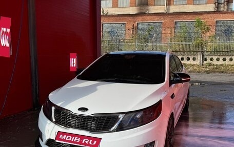 KIA Rio III рестайлинг, 2013 год, 1 000 000 рублей, 3 фотография