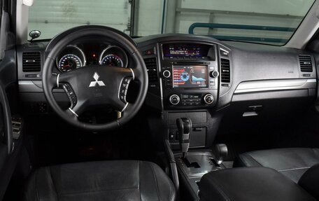 Mitsubishi Pajero IV, 2010 год, 1 899 000 рублей, 6 фотография