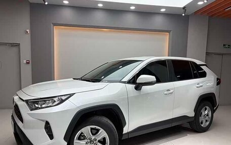 Toyota RAV4, 2024 год, 2 990 032 рублей, 2 фотография