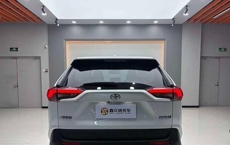 Toyota RAV4, 2024 год, 2 990 032 рублей, 5 фотография