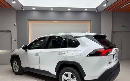 Toyota RAV4, 2024 год, 2 990 032 рублей, 4 фотография