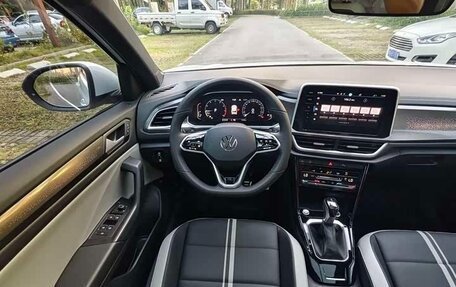 Volkswagen T-Roc I, 2024 год, 2 150 032 рублей, 29 фотография