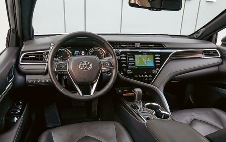 Toyota Camry, 2019 год, 2 870 000 рублей, 6 фотография