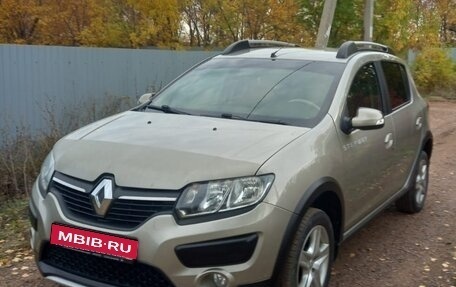 Renault Sandero II рестайлинг, 2016 год, 1 050 000 рублей, 1 фотография