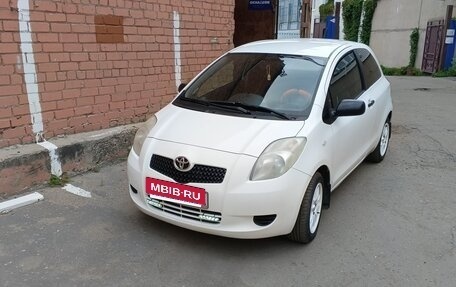 Toyota Yaris III рестайлинг, 2007 год, 550 000 рублей, 4 фотография