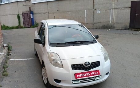 Toyota Yaris III рестайлинг, 2007 год, 550 000 рублей, 3 фотография