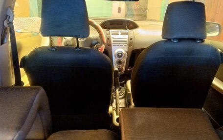 Toyota Yaris III рестайлинг, 2007 год, 550 000 рублей, 12 фотография