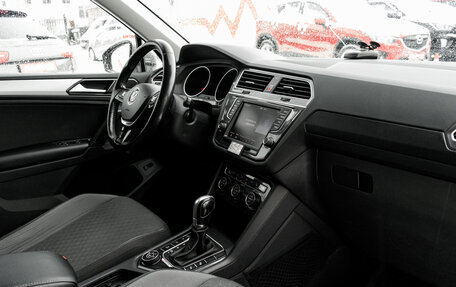 Volkswagen Tiguan II, 2017 год, 1 940 000 рублей, 10 фотография