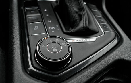 Volkswagen Tiguan II, 2017 год, 1 940 000 рублей, 22 фотография