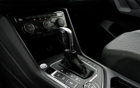 Volkswagen Tiguan II, 2017 год, 1 940 000 рублей, 20 фотография