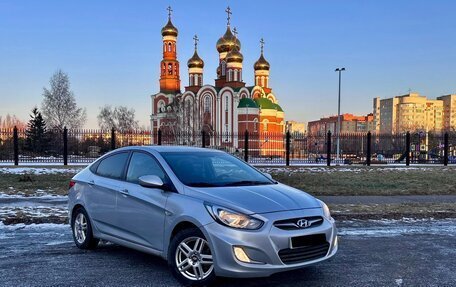 Hyundai Solaris II рестайлинг, 2012 год, 730 000 рублей, 2 фотография