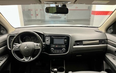 Mitsubishi Outlander III рестайлинг 3, 2016 год, 2 049 900 рублей, 7 фотография