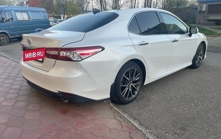 Toyota Camry, 2022 год, 3 500 000 рублей, 2 фотография