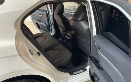 Toyota Camry, 2022 год, 3 500 000 рублей, 7 фотография