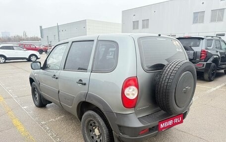 Chevrolet Niva I рестайлинг, 2015 год, 569 000 рублей, 4 фотография