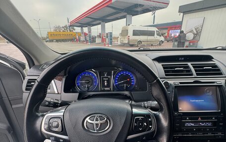 Toyota Camry, 2015 год, 1 970 000 рублей, 10 фотография