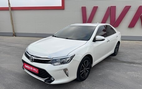 Toyota Camry, 2015 год, 1 970 000 рублей, 4 фотография