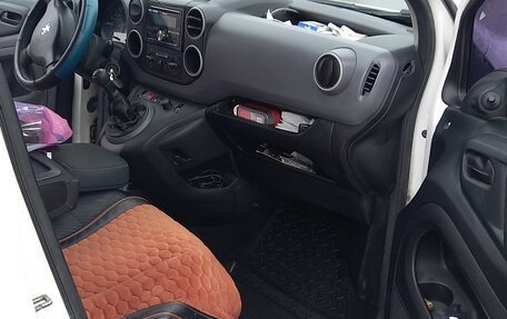 Peugeot Partner II рестайлинг 2, 2009 год, 700 000 рублей, 6 фотография