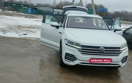 Volkswagen Touareg III, 2021 год, 6 000 000 рублей, 2 фотография