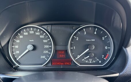 BMW 1 серия, 2011 год, 900 000 рублей, 8 фотография