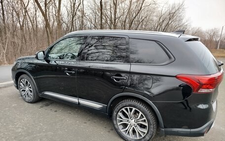 Mitsubishi Outlander III рестайлинг 3, 2018 год, 2 190 000 рублей, 4 фотография