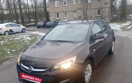 Opel Astra J, 2013 год, 700 000 рублей, 2 фотография
