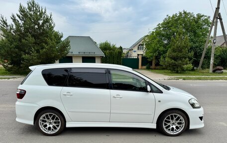 Toyota Ipsum II, 2004 год, 1 350 000 рублей, 2 фотография