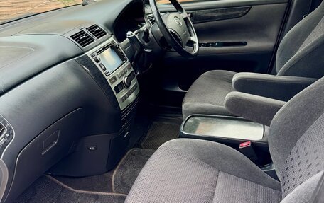 Toyota Ipsum II, 2004 год, 1 350 000 рублей, 6 фотография