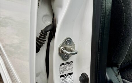 Toyota Ipsum II, 2004 год, 1 350 000 рублей, 15 фотография