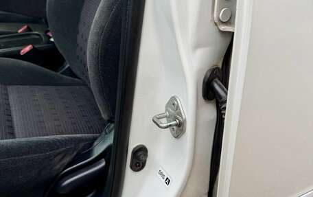 Toyota Ipsum II, 2004 год, 1 350 000 рублей, 10 фотография