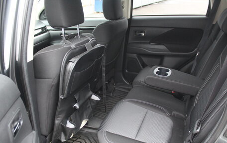 Mitsubishi Outlander III рестайлинг 3, 2020 год, 2 130 000 рублей, 18 фотография