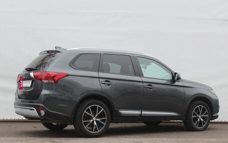 Mitsubishi Outlander III рестайлинг 3, 2020 год, 2 130 000 рублей, 5 фотография