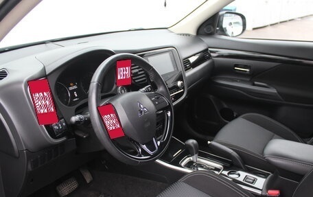 Mitsubishi Outlander III рестайлинг 3, 2020 год, 2 130 000 рублей, 17 фотография