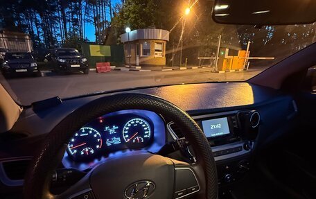 Hyundai Solaris II рестайлинг, 2021 год, 1 750 000 рублей, 10 фотография