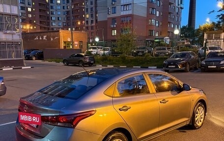 Hyundai Solaris II рестайлинг, 2021 год, 1 750 000 рублей, 4 фотография