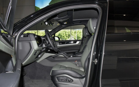 Porsche Cayenne III, 2025 год, 15 645 000 рублей, 16 фотография